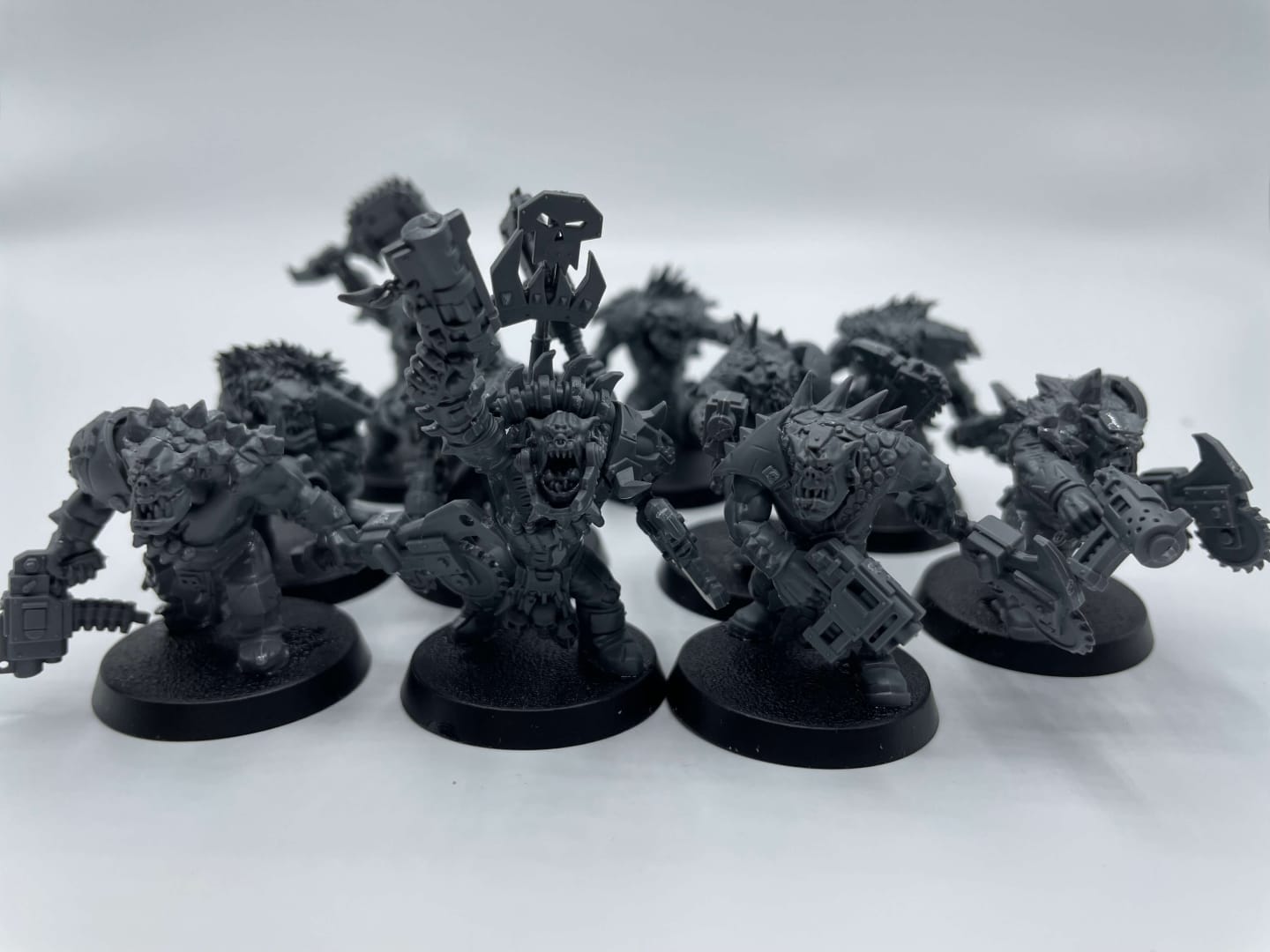 An image of the Warhammer 40K Boarding Patrol Orks Beast Snagga Boyz, savage looking orks with crude weapons